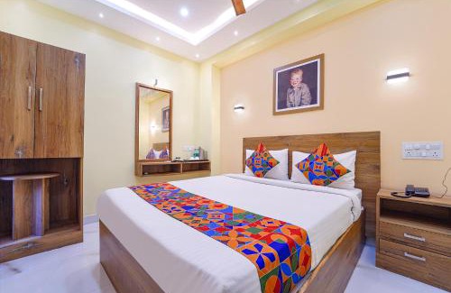 Ram Nagar Hotel | FabHotel INK - Nr Coimbatore North Railway Station