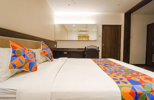 Ram Nagar Hotel | FabHotel Karpagam - 900m from Nehru Stadium