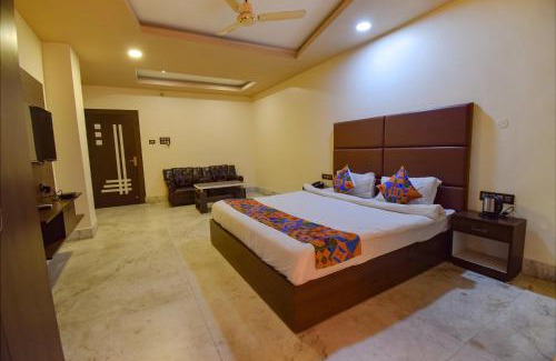 Sualkuchi Hotel | FabHotel Red Rose - Nr IIT Guwahati