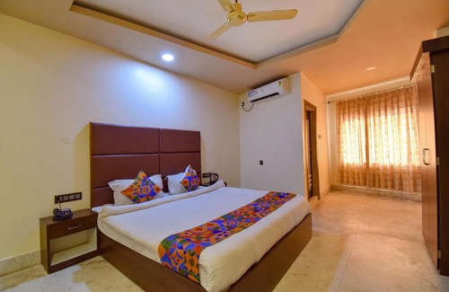 Sualkuchi Hotel | FabHotel Red Rose - Nr IIT Guwahati