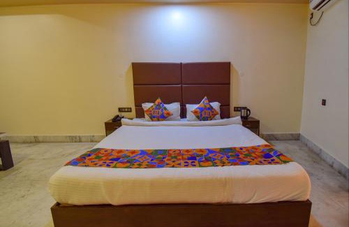 Sualkuchi Hotel | FabHotel Red Rose - Nr IIT Guwahati