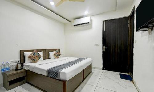 Rohini Hotel | FabHotel Shaagun and Banquets