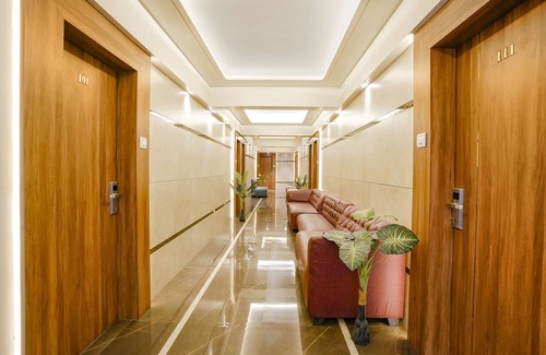 Mira Road East Hotel | Fabhotel Springs Lodging