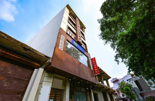 Rohini Hotel | FabHotel The Crystal Palace Rohini