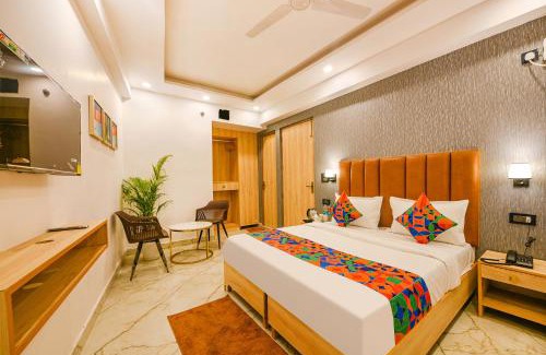 South West Hotel | FabHotel Tree House - Nr Yashobhoomi Convention Centre