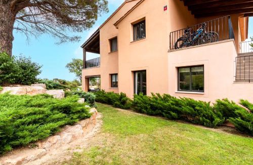 Bonmont Terres Noves House | Fabuloso Birdie 8 : entre mar y montañas