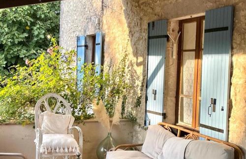 Eymet House | Fabulous 2 bed Gite 2km quiet Walk into Eymet