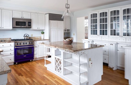 Narragansett House | Fabulous estate on country setting, minutes from area beaches