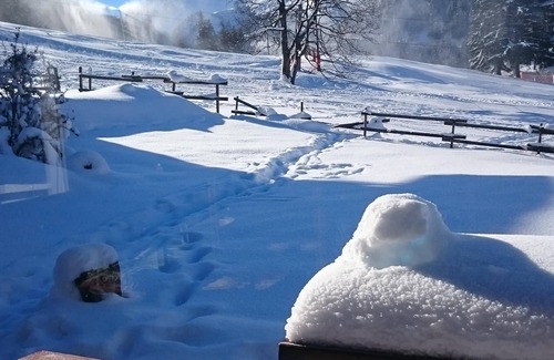 Les Contamines-Montjoie Ski Chalet | Fabulous 10 bed chalet with large garden next to the nursery slope