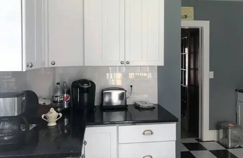 Oneonta House | Fabulous Home w/ all Amenities! Walk to Restaurants & Shops Convenient to ASV