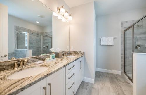West Kissimmee Apartment | Fabulous Home With Air Hockey, Media Room And Waterpark & Resort Access Near Disney At Encore Resorts Reunion - 290Fl