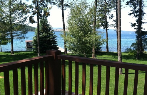 Polson House | FABULOUS Lakefront Property on Rocky Point! Classic cabin with every amenity!