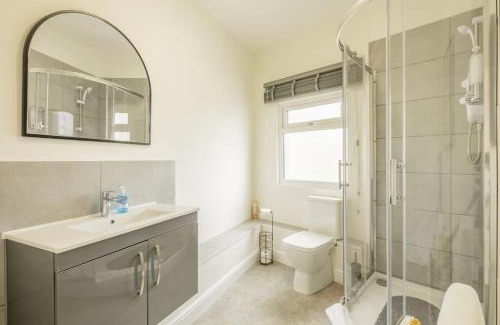 Mill Road House | Fabulous Large Apartment for 7 - CENTRAL Cambridge