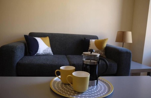 Glasgow Westend Apartment | Fabulous location, One Bedroom West End Flat, just off Byres rd, close to SEC &