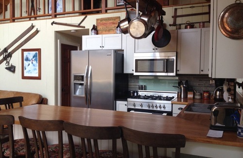 Bartlett Ski Chalet | Fabulous Mountain View Chalet close to Everything in North Conway. Pet Friendly