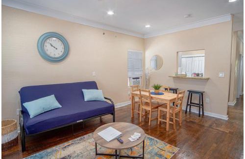 Near East Side Apartment | Fabulous Newly Renovated 1Br1Ba Near Downtown