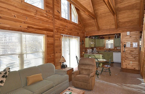 Davis Cabin | Fabulous Rustic Mountain Cabin walking distance to Timberline Mountain Slopes!