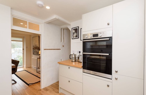 Looe House | Fabulous town centre property with river views.