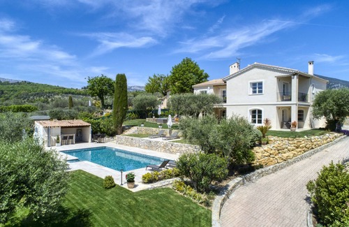 Le Rouret Villa | Fabulous villa with sea and mountain views between Valbonne and St Paul de Vence