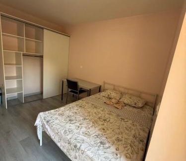 Roanne House | Face à la gare - Chambre 4