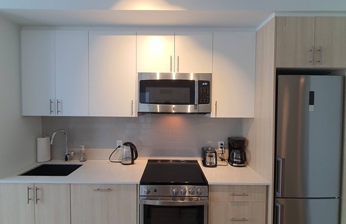 The Queensway Condo | Facilitating your short stays vacation, leisure & executive accommodation needs