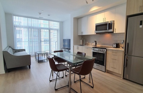 The Queensway Condo | Facilitating your short stays vacation, leisure & executive accommodation needs