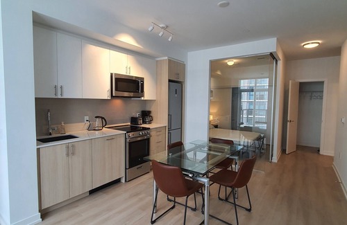 The Queensway Condo | Facilitating your short stays vacation, leisure & executive accommodation needs