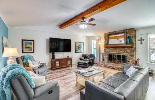 Fairfield Bay House | Fairfield Bay Home On Golf Course with Fenced Yard!