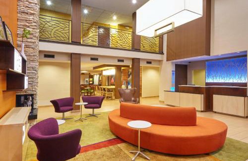 Lombard Hotel | Fairfield Inn and Suites Chicago Lombard