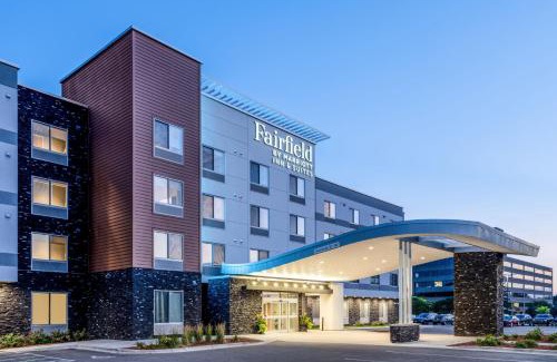 Brooklyn Center Hotel | Fairfield Inn & Suites Minneapolis North