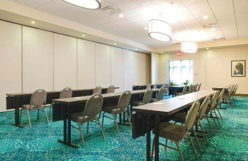 Yamacraw Village Hotel | Fairfield Inn & Suites by Marriott Savannah Downtown Historic District
