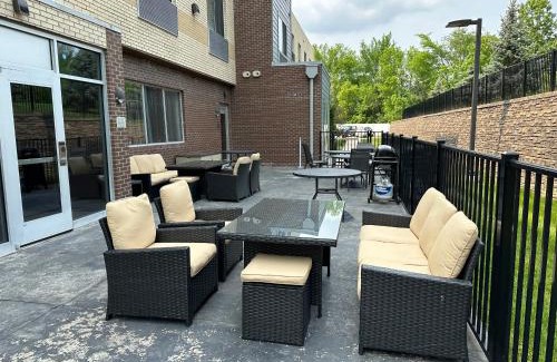 Chesterfield Hotel | Fairfield Inn & Suites by Marriott Detroit Chesterfield