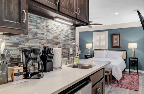 Fairhope Apartment | Fairhope Ave Collection - Studio