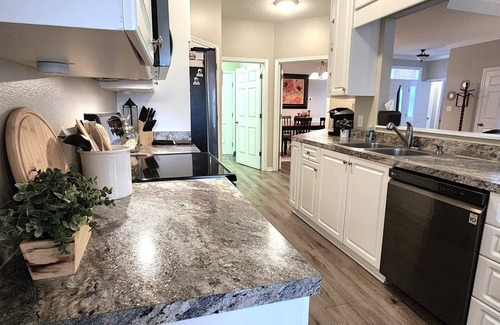 Fairhope House | Fairhope - Vacationers Summertime Special!