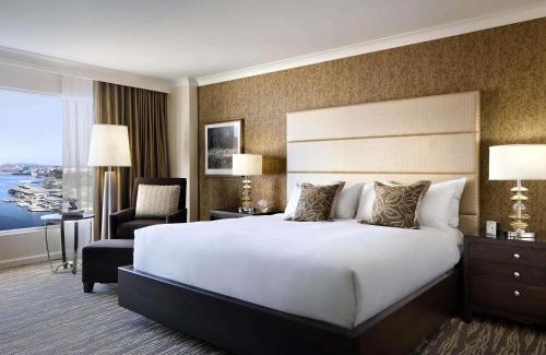Coal Harbour Hotel | Fairmont Waterfront