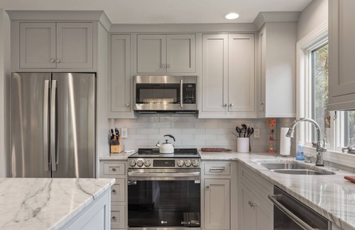 West Beach Village Villa | Fairway Oaks, Lagoon Views, Short 5-7 min. Stroll to Beach, Long stay discount