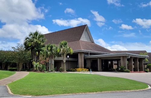 Diamondhead Condo | "Fairway to Heaven" Condo with POOL on 12th Hole!