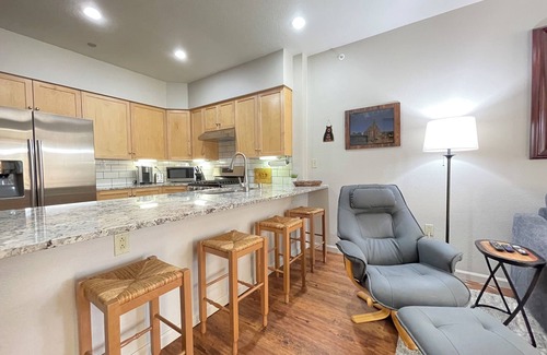 Mammoth Lakes Condo | Fairway view condo/large private deck/on bike path/close to hiking and lakes