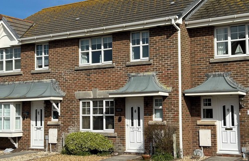 Wyke Regis Cottage | FAIRWAYS, family friendly, character holiday cottage in Wyke Regis