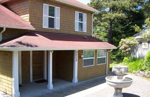 Seal Rock House | Fairwinds - Comfortable Seal Rock Home