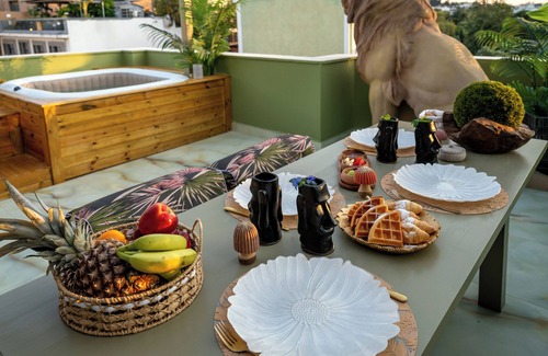 Psirri Apartment | Fairytale Athens Suites: The Enchanted Forest