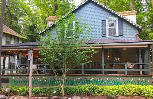 Mount Gretna Cottage | Fairytale Cottage + On-Site PARKING, Close to Hershey!