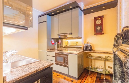 Griante Apartment | Fairytale stay in villa with park on lake view IT013113C2TH3YQ3ET 013113CNI00039