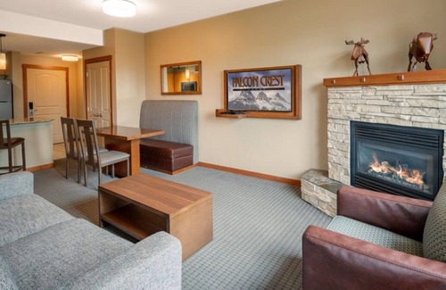 Canmore Apartment | Falcon Crest Lodge by CLIQUE