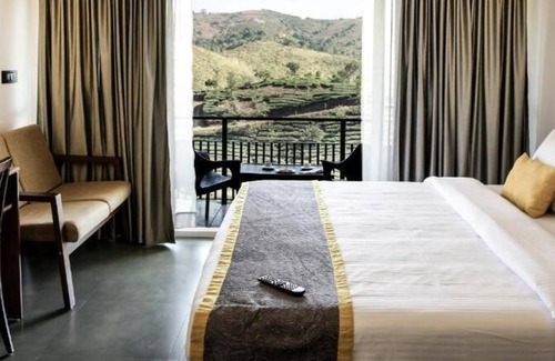 Elappara Hotel | Falcon Crest Resort