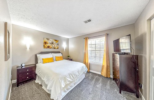 Table Rock Hotel | Fall Creek Resort Oasis