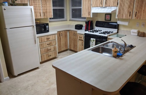 New Smyrna Beach House | Fall Deals! Smyrna Beach Ocean Views,Flagler Ave,shops, close to all.