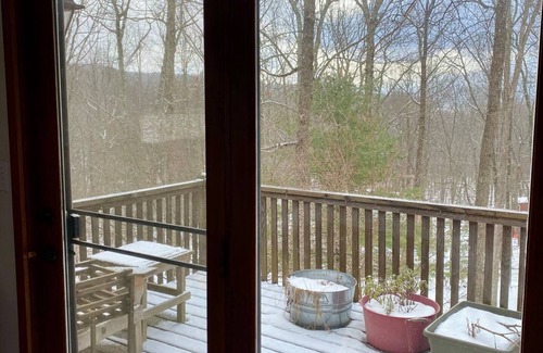 Ghent House | Fall Foliage Retreat – 4BR/3BA Hillside Home Near Berkshires, Sleeps 8