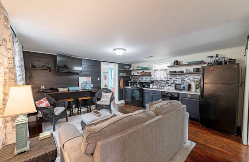 San Jacinto House | Fall for Galveston 15% Off Your Stay This Season
