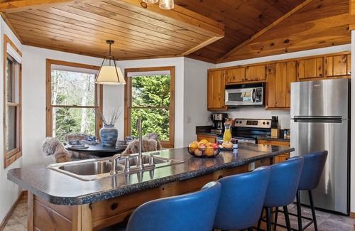 Blue Ridge Cabin | Fall fun for families in Blue Ridge with Sauna, Hot tub, Firepit & amazing views